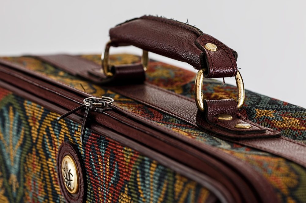 packing suitcase travel